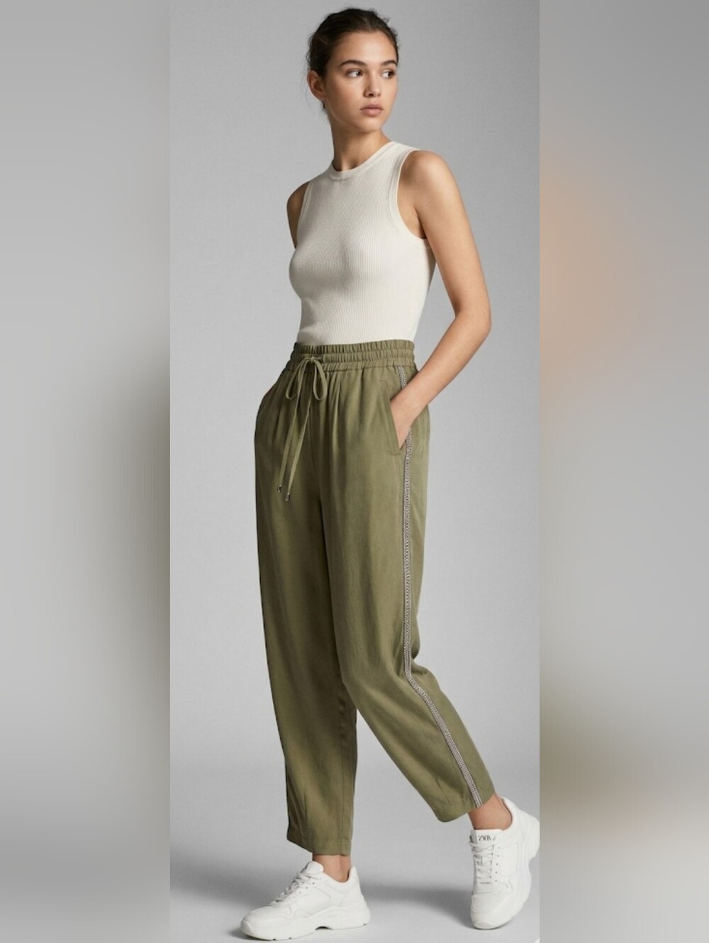 ZARA Green Jogger Pants High Rise Elastic Waist Cropped Embellished Stripe M